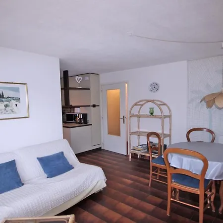 Les Balcons Fleuris 아파트